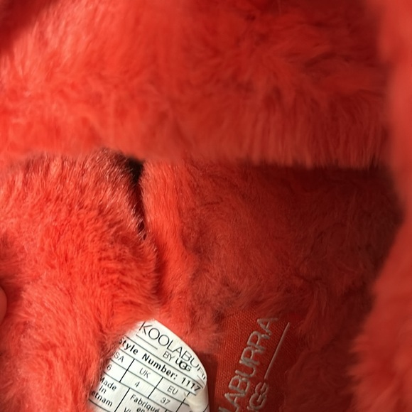 Koolaburra by UGG Women's Fuzz-ee Flat Sandal Slide 1117190 Feista red Size 6 - Picture 8 of 9